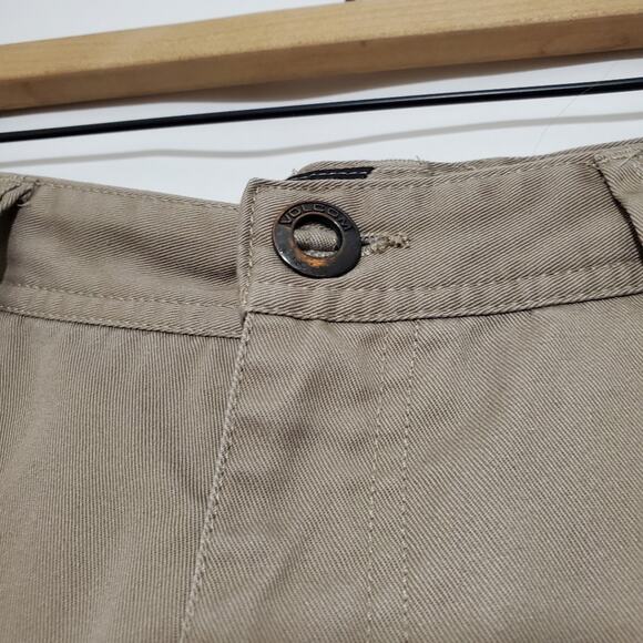 Volcom | Tan Khaki Chino Shorts 9" Inseam - Picture 3 of 8